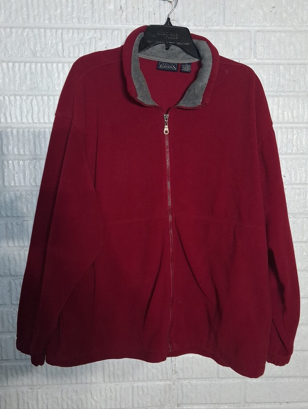 Basic Editions Deep Red Full-Zip Teddy Fleece Jacket In A Mens XL. Polyester